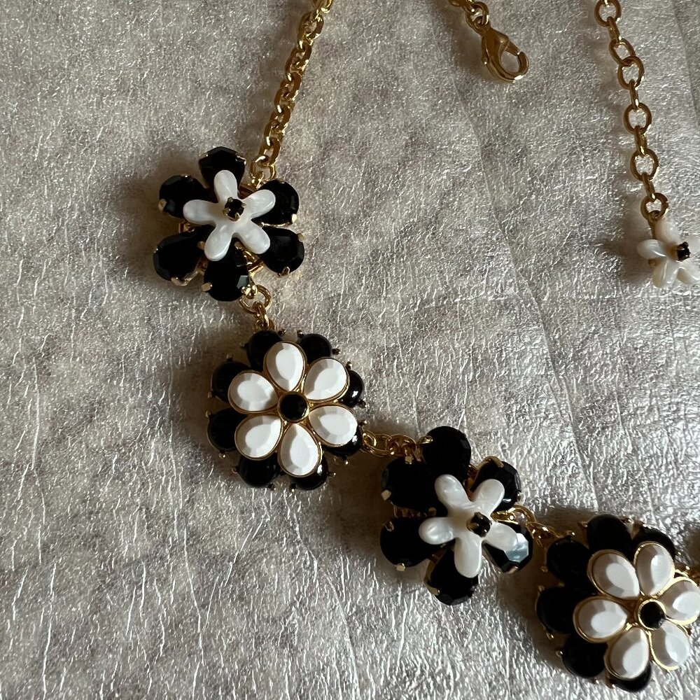TALBOTS - Black & White Floral Necklace -- Like New - Picture 5 of 12